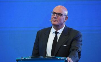 Дмитрий Чернышенко: «К 2030 году в России обновится более 35 тысяч школ» Главная