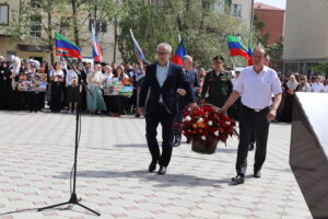 О ПРОШЛОМ МЫ НЕ БУДЕМ ЗАБЫВАТЬ,  ЧТОБ ЖИТЬ СЕЙЧАС - В ЛЮБВИ, НАДЕЖДЕ, ВЕРЕ...