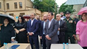 ЗВЕНИТ ЗВОНОК ПРОЩАЛЬНЫЙ...