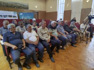 БУДУЩЕЕ ПАРТИИ - В МОЛОДЁЖИ