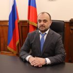 С ГЛАВОЙ О ГЛАВНОМ