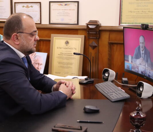 ОБСУЖДАЕМ ПРЯМУЮ ЛИНИЮ ГЛАВЫ ДАГЕСТАНА