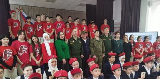 ПОЛКУ ЮНАРМЕЙЦЕВ ГОРОДА ПРИБЫЛО