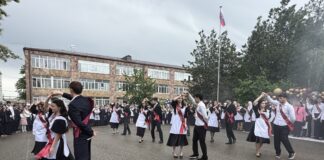 МАНИТ В ПУТЬ ДАЛЕКАЯ ЗВЕЗДА…